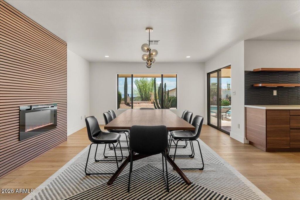 Image 13 of property listing at 16457 N ASPEN Drive, Fountain Hills, AZ 85268