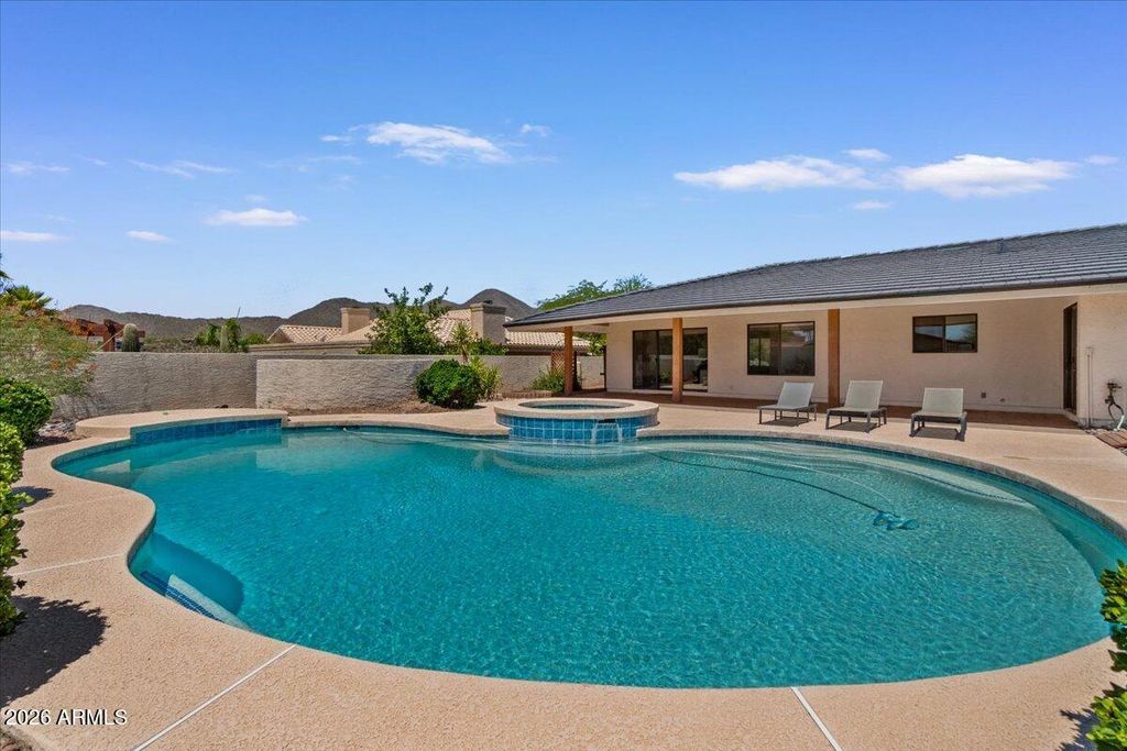 Image 30 of property listing at 16457 N ASPEN Drive, Fountain Hills, AZ 85268