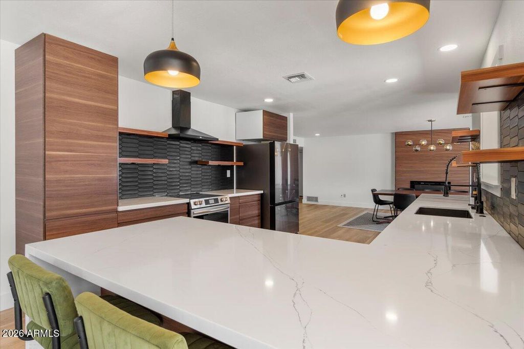 Image 4 of property listing at 16457 N ASPEN Drive, Fountain Hills, AZ 85268