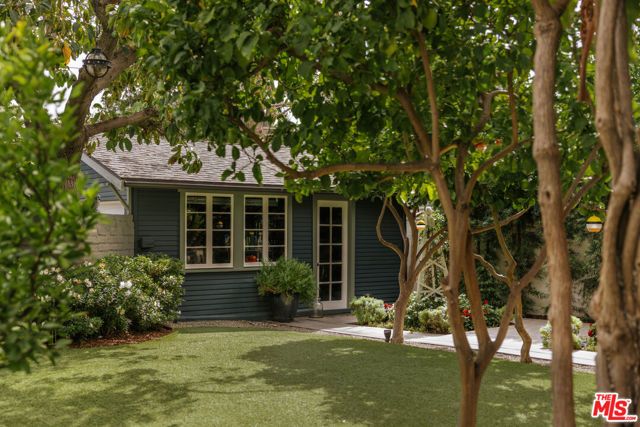1967 Carmen Avenue, Los Angeles, CA 90068