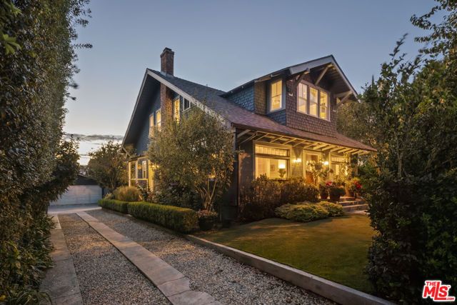 1967 Carmen Avenue, Los Angeles, CA 90068