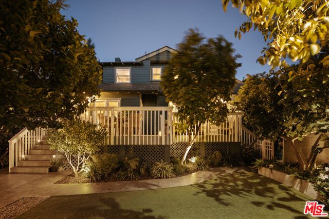 1967 Carmen Avenue, Los Angeles, CA 90068