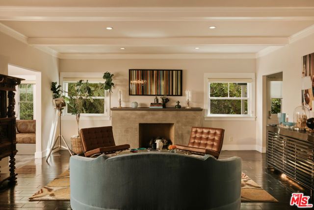 1967 Carmen Avenue, Los Angeles, CA 90068