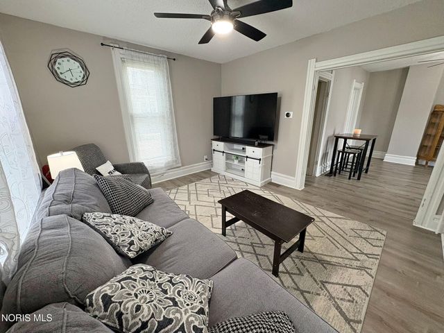310 Buttonwood Avenue, Bowling Green, OH 43402
