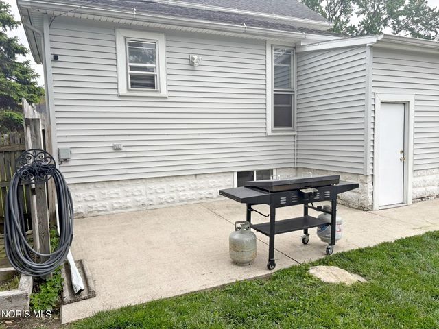 310 Buttonwood Avenue, Bowling Green, OH 43402