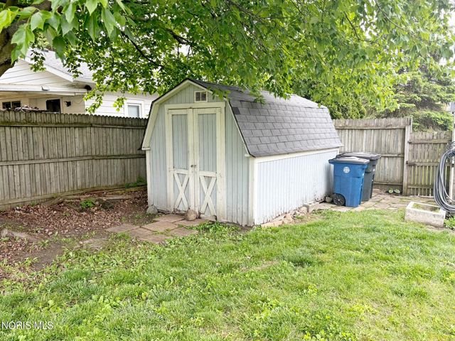 310 Buttonwood Avenue, Bowling Green, OH 43402