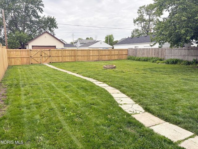 310 Buttonwood Avenue, Bowling Green, OH 43402
