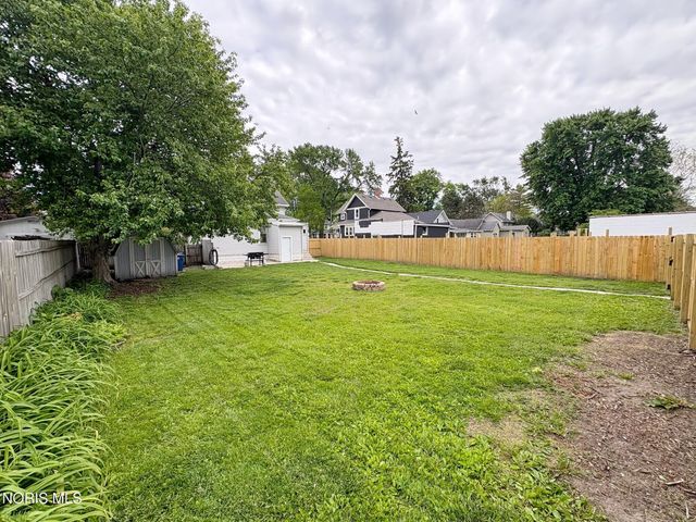 310 Buttonwood Avenue, Bowling Green, OH 43402
