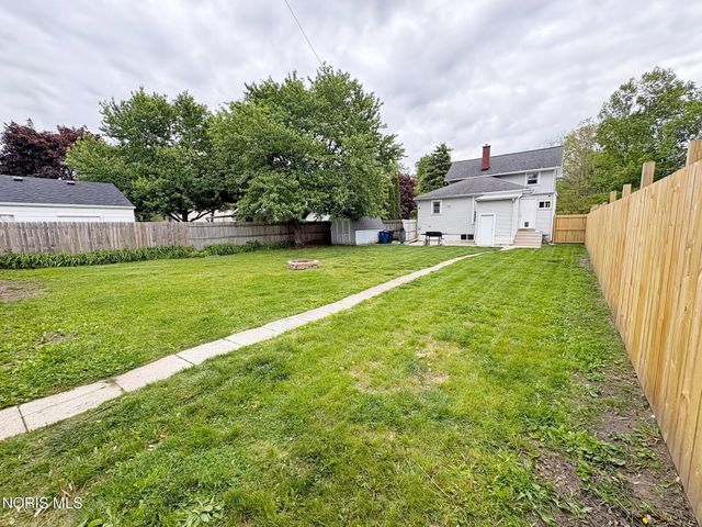 310 Buttonwood Avenue, Bowling Green, OH 43402