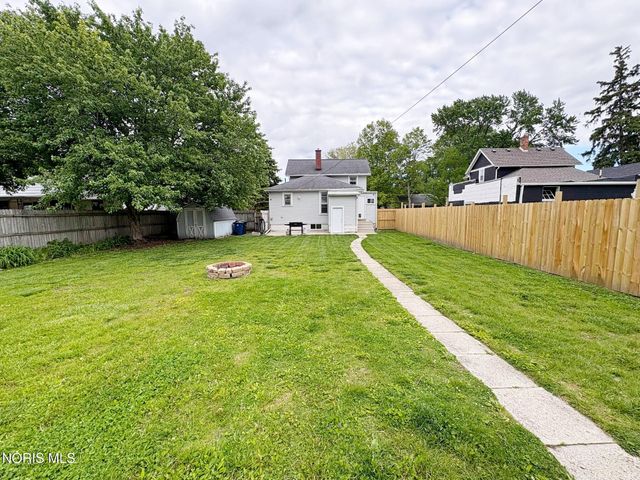 310 Buttonwood Avenue, Bowling Green, OH 43402