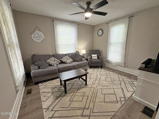 310 Buttonwood Avenue, Bowling Green, OH 43402