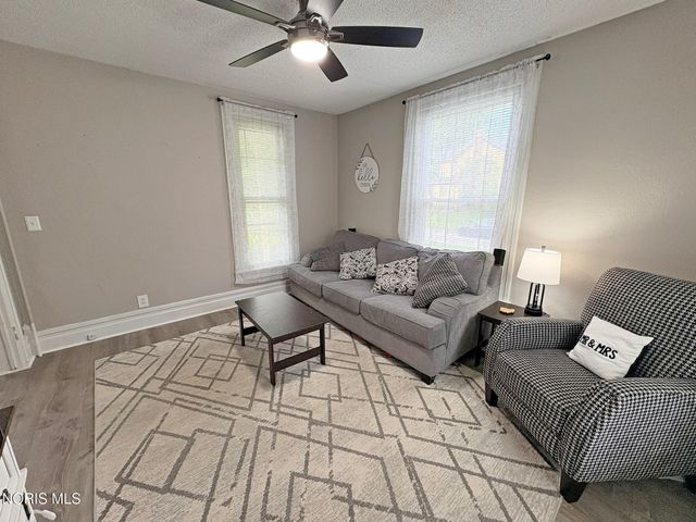 310 Buttonwood Avenue, Bowling Green, OH 43402