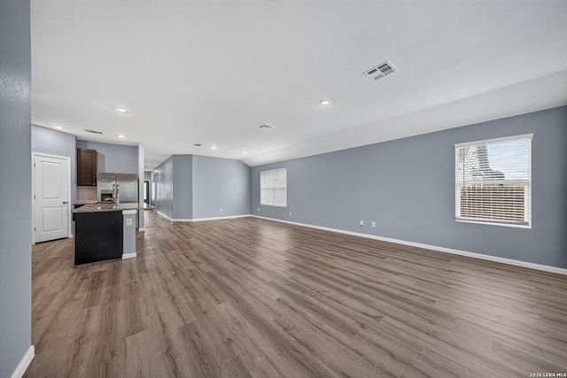 10639 Vinateros Drive, Converse, TX 78109
