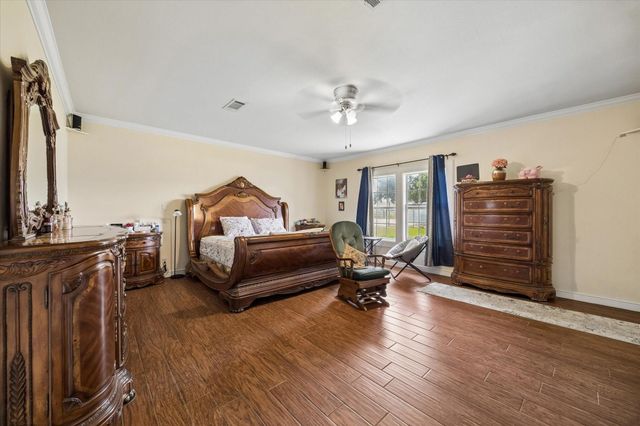 2420 Karbach Street, Houston, TX 77092
