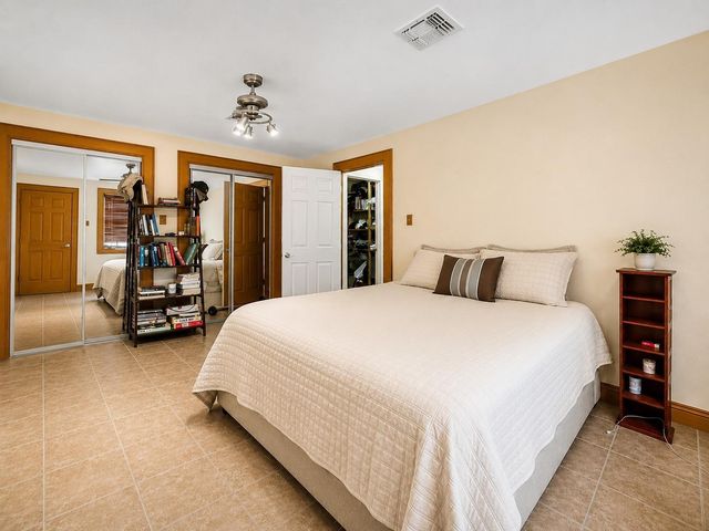 2420 Karbach Street, Houston, TX 77092