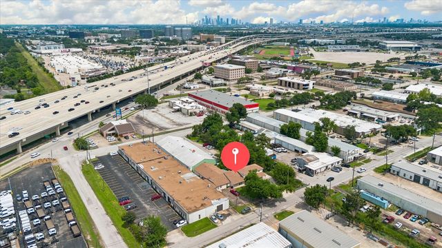 2420 Karbach Street, Houston, TX 77092