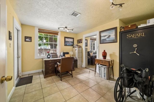 2420 Karbach Street, Houston, TX 77092