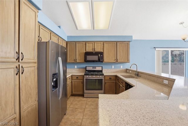 2028 Summit Pointe Drive, Las Vegas, NV 89117