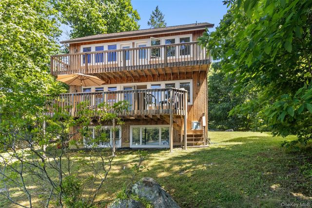 64 Lillian Road, Mahopac, NY 10541