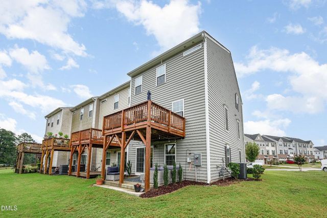 372 Amber Acorn Avenue, Raleigh, NC 27603