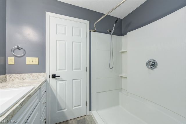 703 N Main Street, Amherst, OH 44001