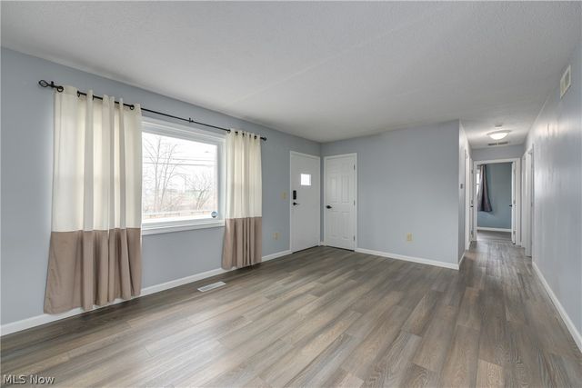 703 N Main Street, Amherst, OH 44001