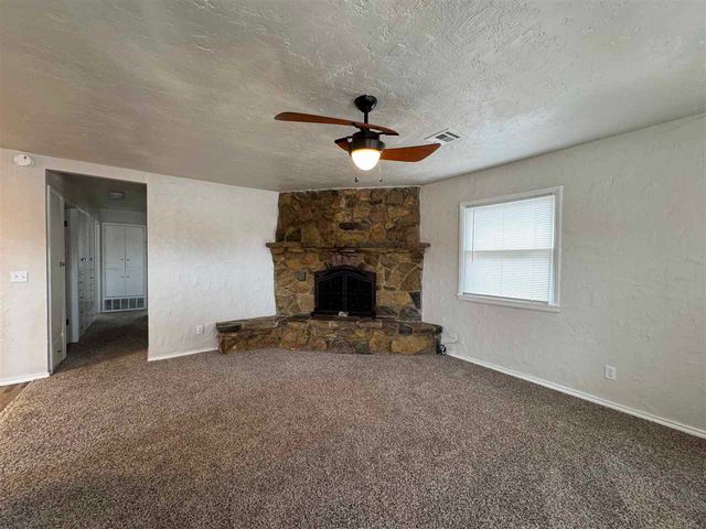 206 C Ave, Cache, OK 73527