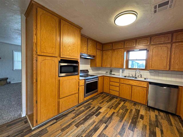 206 C Ave, Cache, OK 73527