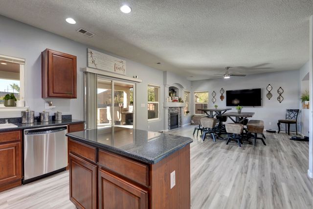 1324 Cirrus Drive NW, Albuquerque, NM 87120