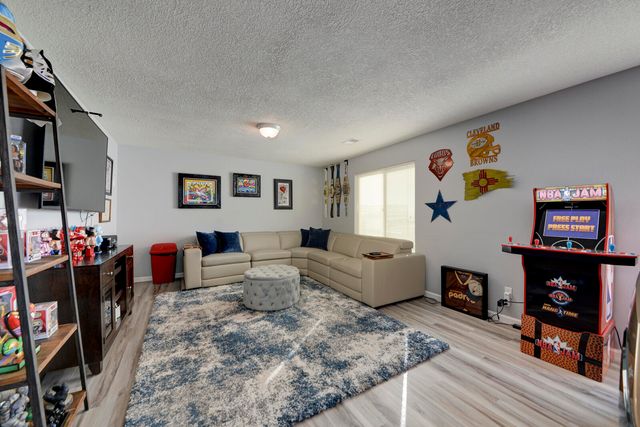 1324 Cirrus Drive NW, Albuquerque, NM 87120