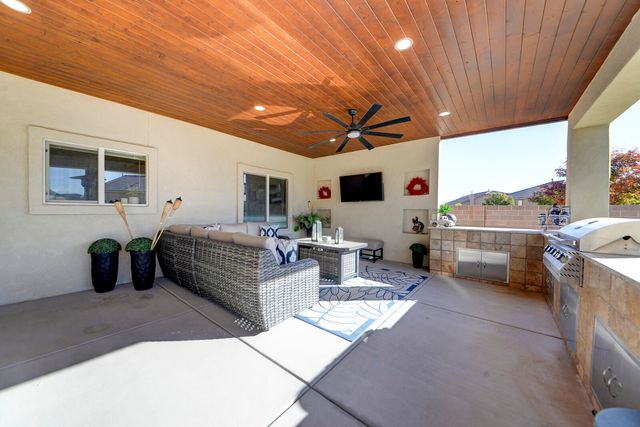 1324 Cirrus Drive NW, Albuquerque, NM 87120