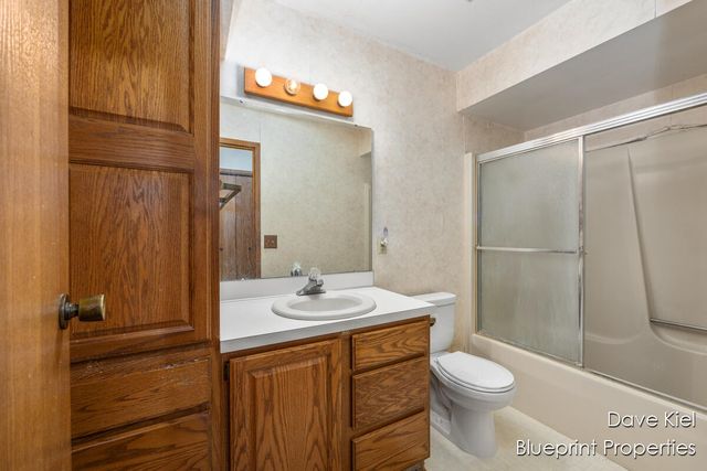 924 Amberwood West Drive SW, Byron Center, MI 49315