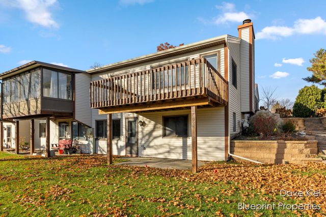 924 Amberwood West Drive SW, Byron Center, MI 49315