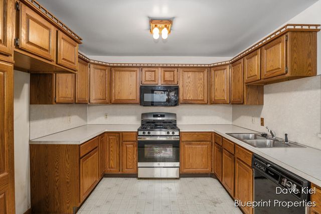 924 Amberwood West Drive SW, Byron Center, MI 49315