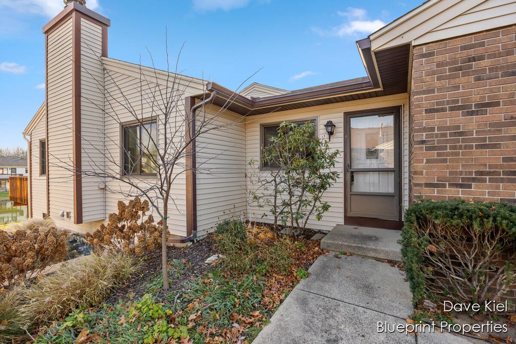 924 Amberwood West Drive SW, Byron Center, MI 49315