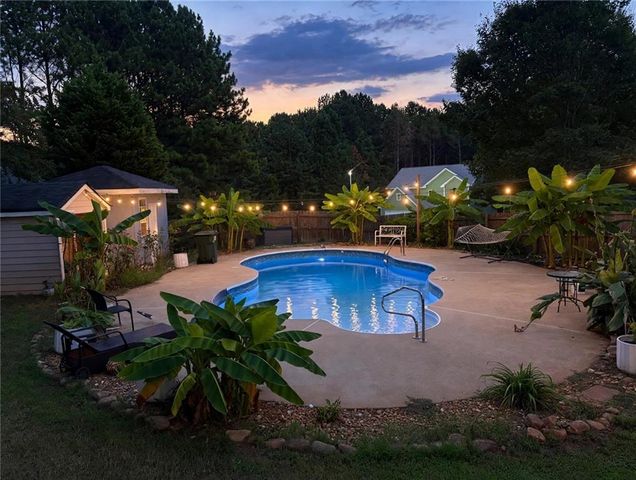142 Hickory Creek Lane, Acworth, GA 30101