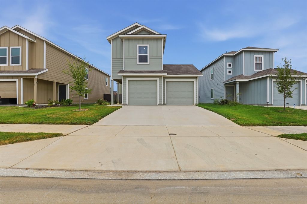 1429 Teak Lane, Fort Worth, TX 76140 — photo 2