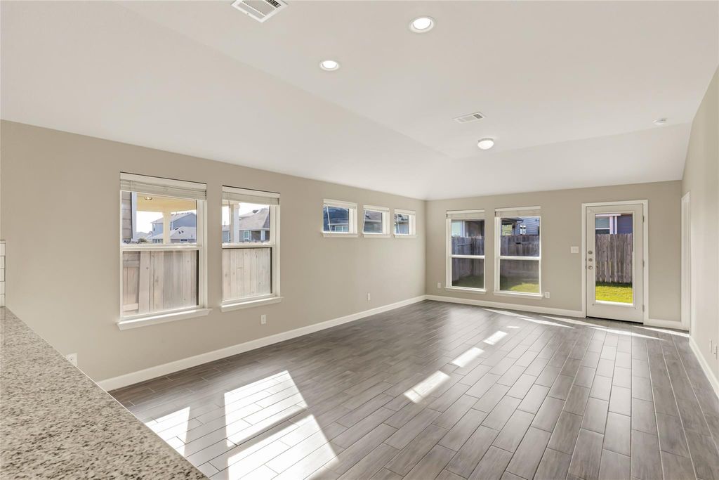 6044 Urbano BND 147, Round Rock, TX 78665
