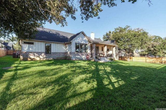 181 W MAGNOLIA CIR, La Vernia, TX 78121