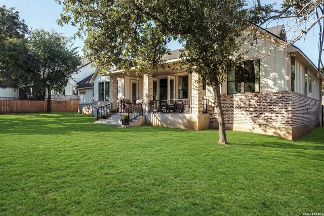 181 W MAGNOLIA CIR, La Vernia, TX 78121