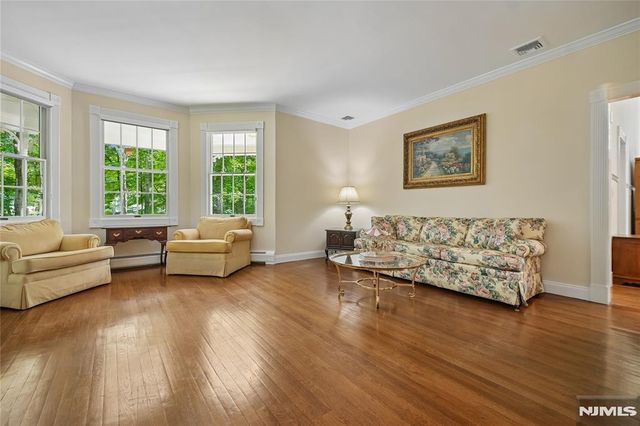 519 E Saddle River Road, Upper Saddle River, NJ 07458