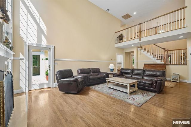 519 E Saddle River Road, Upper Saddle River, NJ 07458