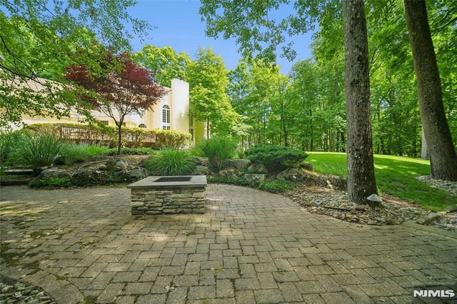 519 E Saddle River Road, Upper Saddle River, NJ 07458