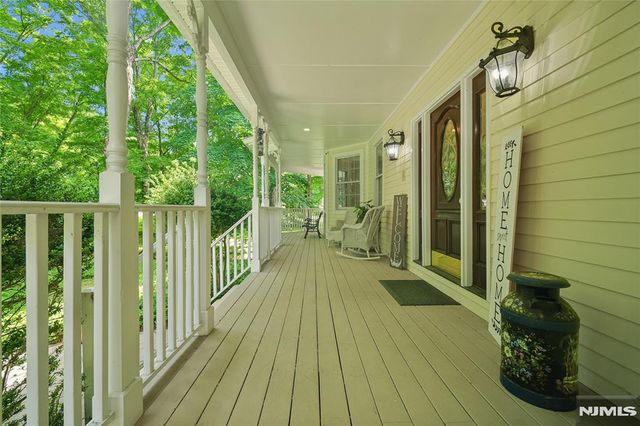 519 E Saddle River Road, Upper Saddle River, NJ 07458