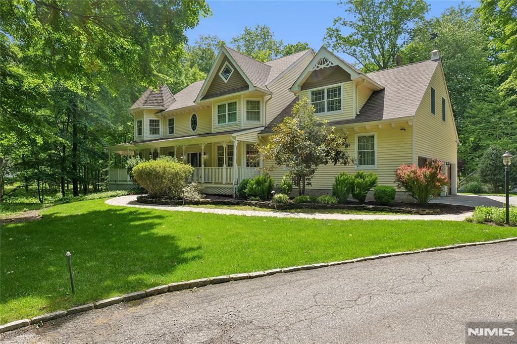 519 E Saddle River Road, Upper Saddle River, NJ 07458