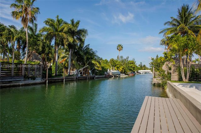 1661 Daytonia Rd, Miami Beach, FL 33141