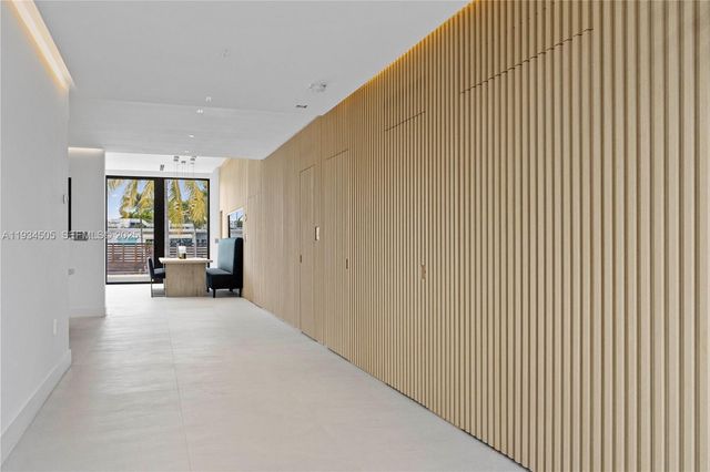 1661 Daytonia Rd, Miami Beach, FL 33141