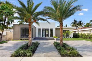 1661 Daytonia Rd, Miami Beach, FL 33141