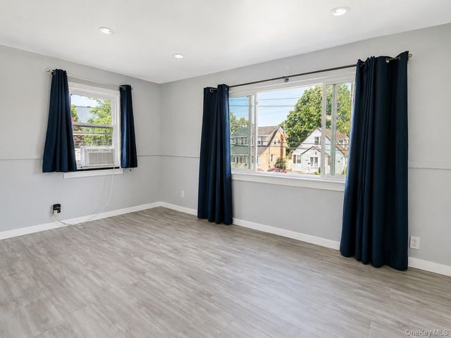 83 Lyon Place 2, Lynbrook, NY 11563