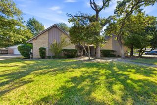 1709 Oakridge Drive, Pantego, TX 76013